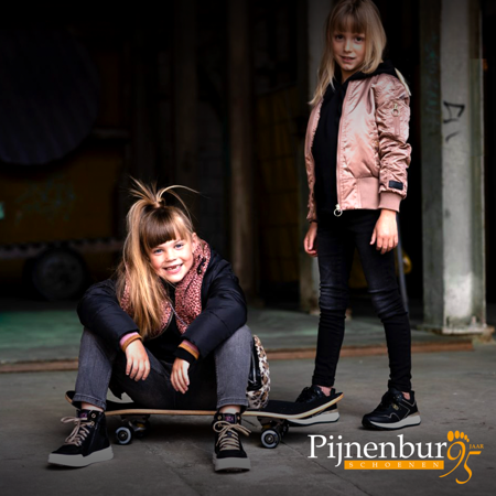 Gratis de kindervoeten laten nameten